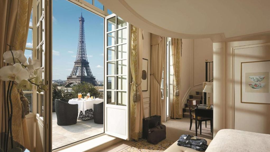 The Shangri-La Hotel Paris. Best hotels in Paris 