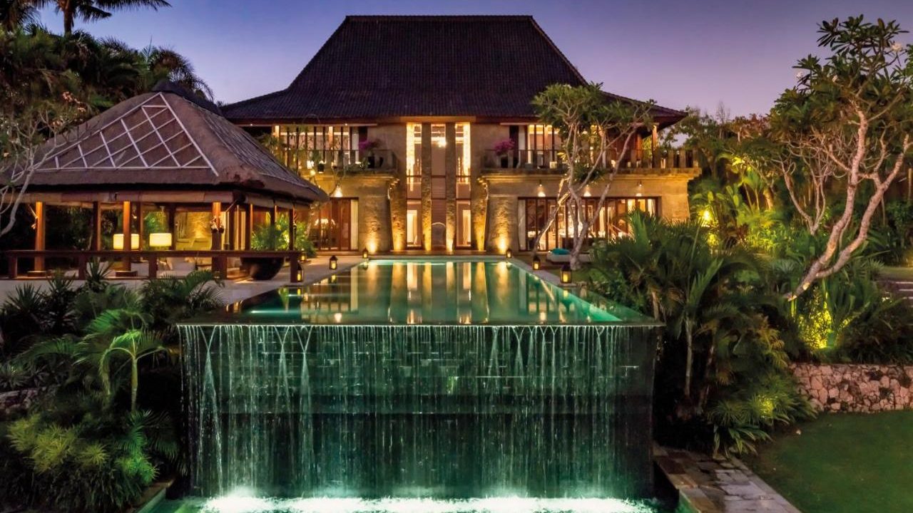 Bulgari resort Bali, honeymoon hotels in Bali. 